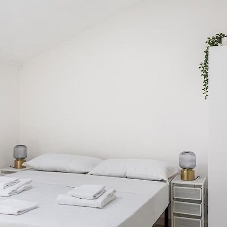 Studio Apt - Duomo 6 Apartman Milánó Kültér fotó
