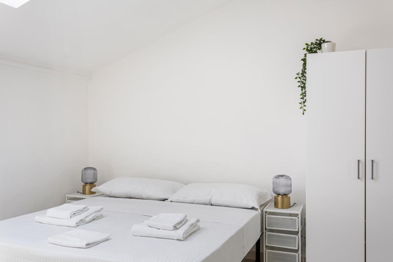 Studio Apt - Duomo 6 Apartman Milánó Kültér fotó